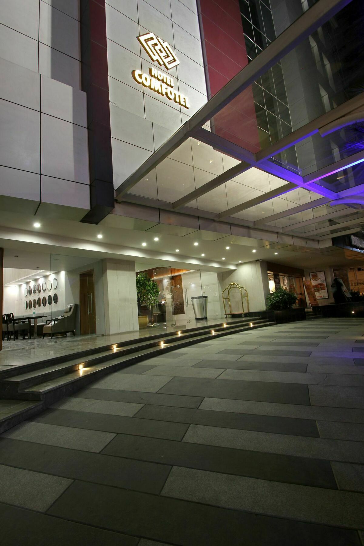 Hotel Comfotel Hajdarabad Zewnętrze zdjęcie